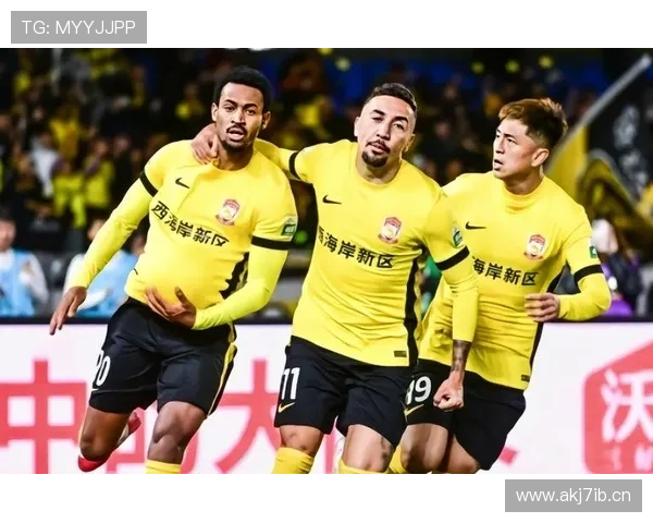 中超球员转会风波不断 各大俱乐部争夺战愈演愈烈 - 副本 中超球员转会风波不断 各大俱乐部争夺战愈演愈烈 - 副本